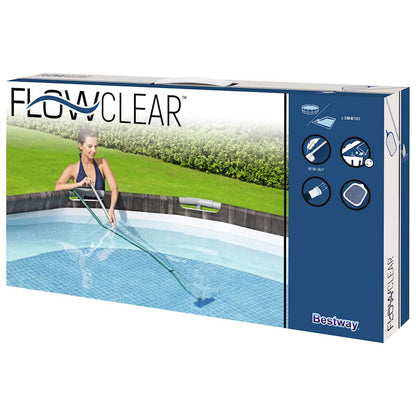 Detail van de Bestway Flowclear onderhoudsset met een vrouw die het zwembad reinigt.