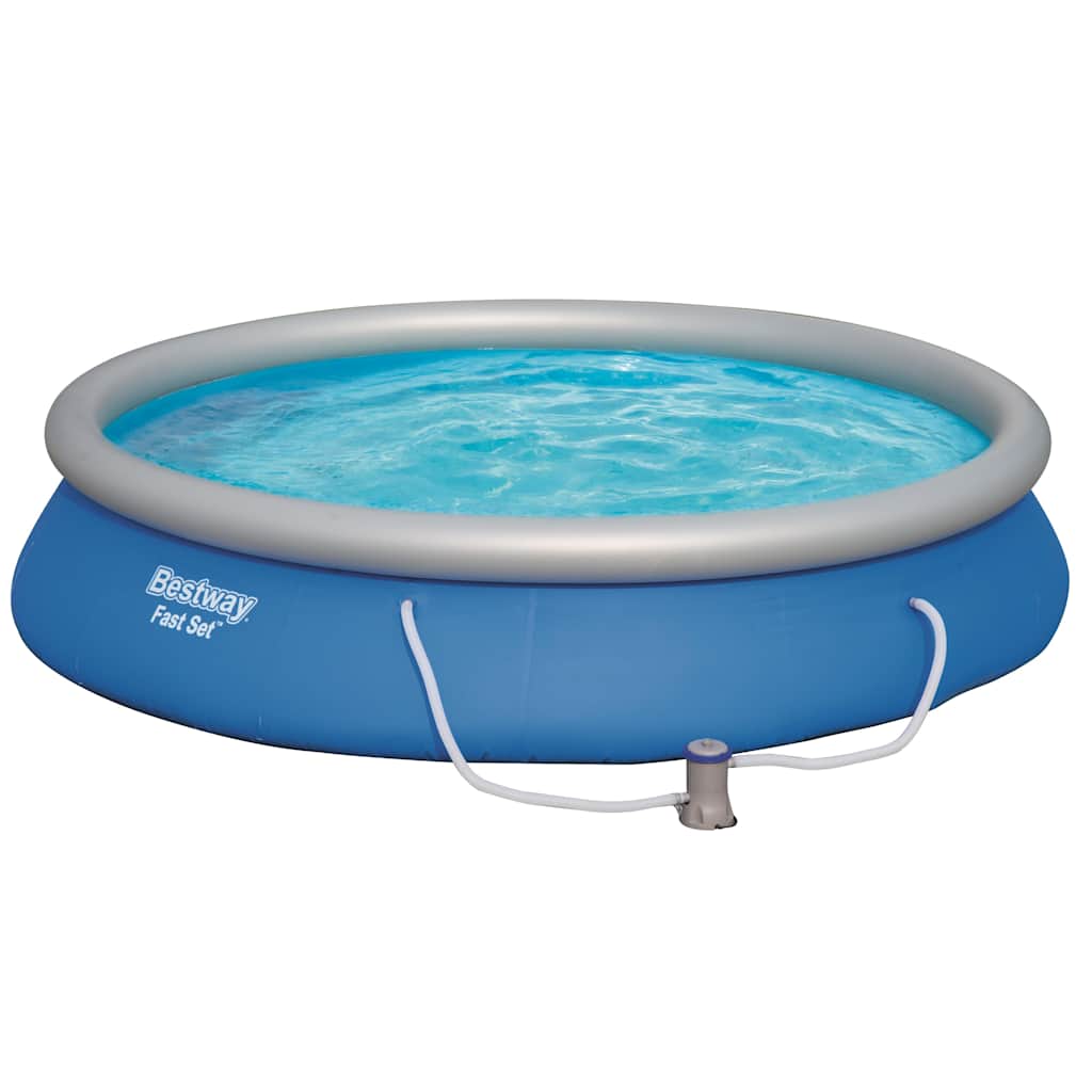 Detail van de Bestway Fast Set zwembadset met blauwe rand en helder water.
