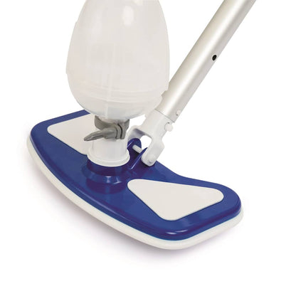 Detail van de blauwe en witte zuigkop van de Bestway Flowclear onderhoudsset.