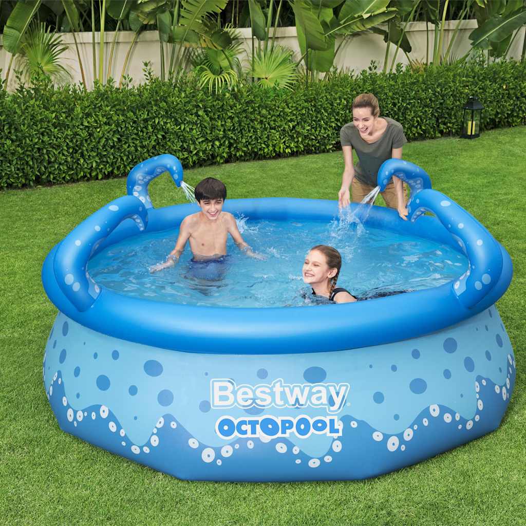 Kinderen spelen in het Bestway Easy Set OctoPool zwembad met sproeiers in de achtertuin.
