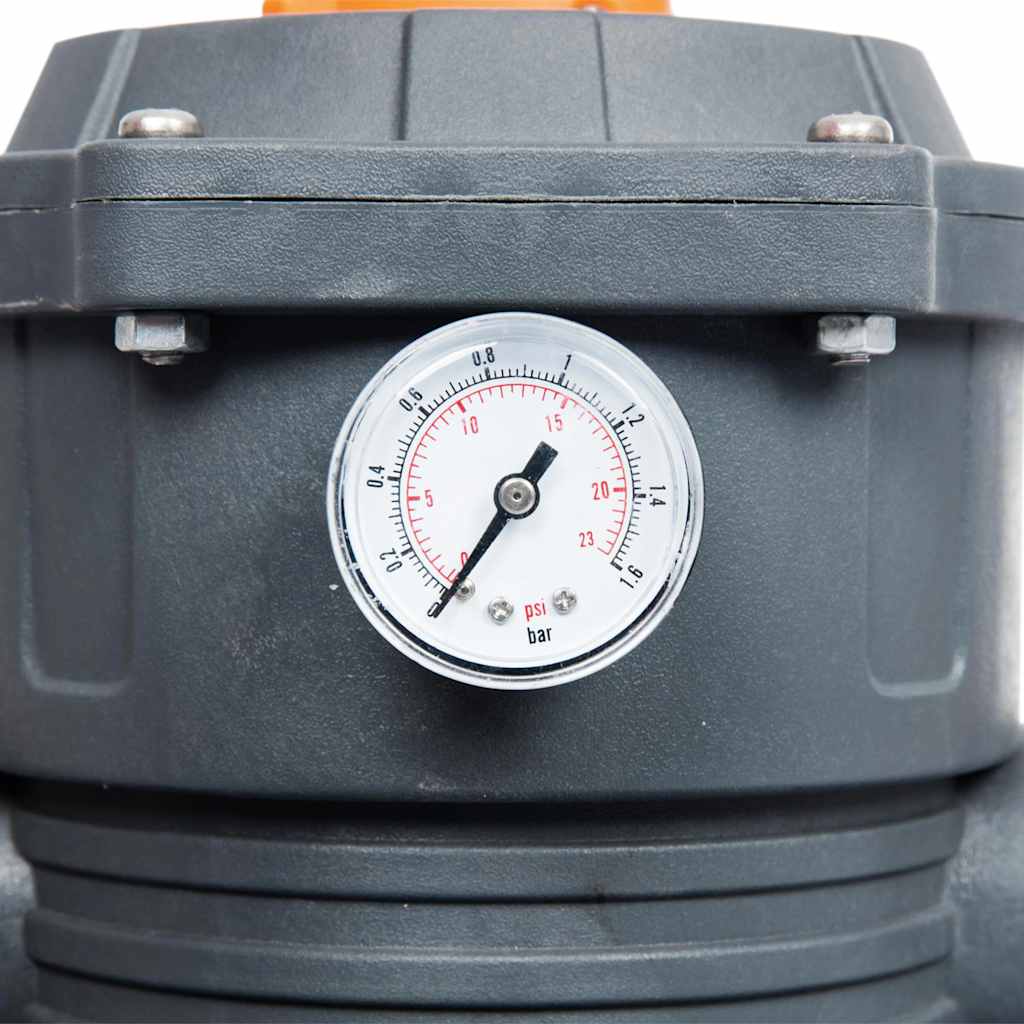 Detail van de drukmeter op de Bestway Flowclear zandfilterpomp, voor nauwkeurige controle.