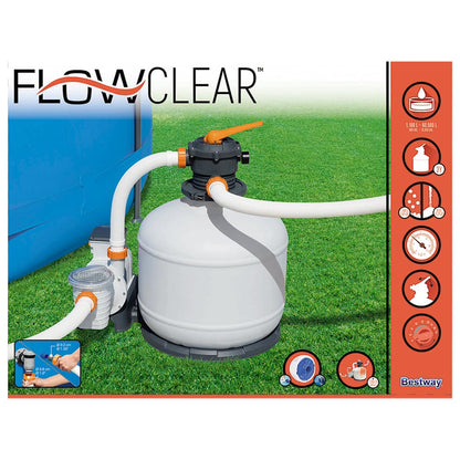 Detail van de Bestway Flowclear zandfilterpomp met aansluitingen en bedieningspaneel.