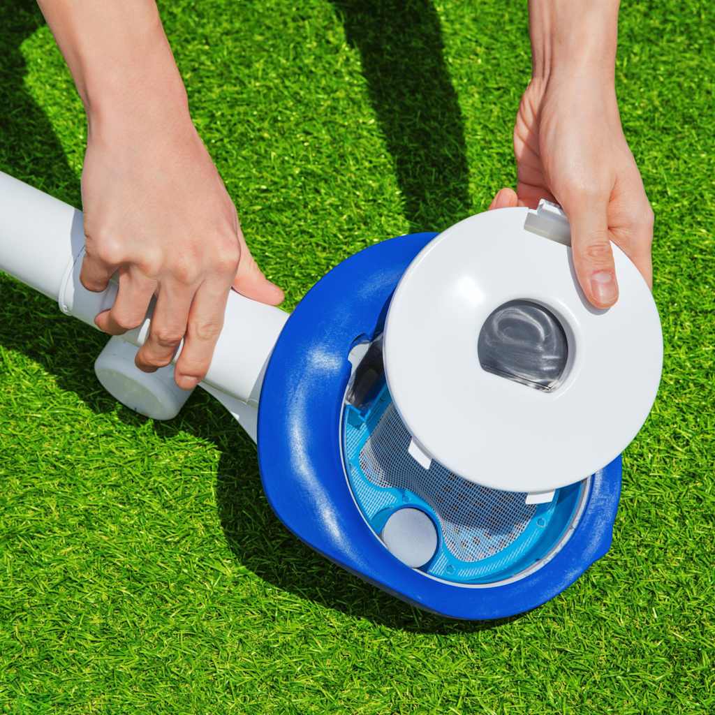 Detail van de Bestway Flowclear AquaSweeper met open voorfilter en handgreep.