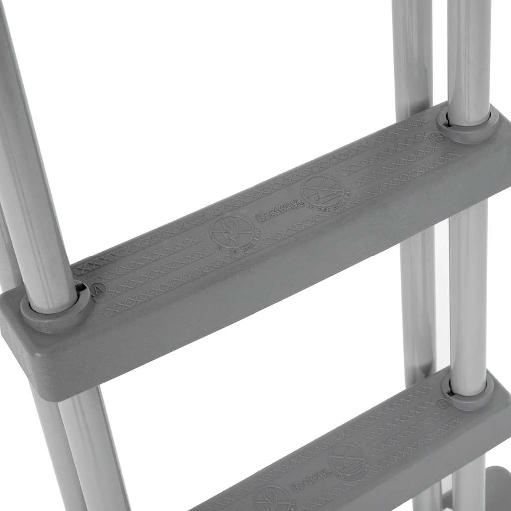 Detail van de grijze laddertrappen van de Bestway Power Steel zwembadset.