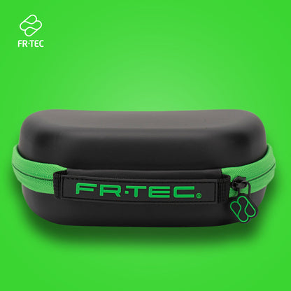 Zwarte beschermhoes met groene rits voor FR-TEC Bluetooth luidspreker.