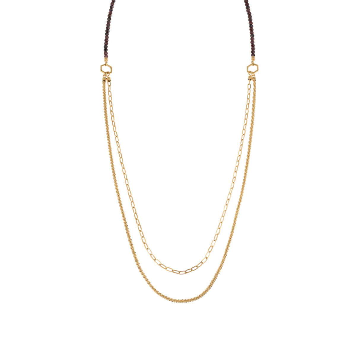 Detail van de Breil ketting met gouden schakels en een elegante, dubbele laag.