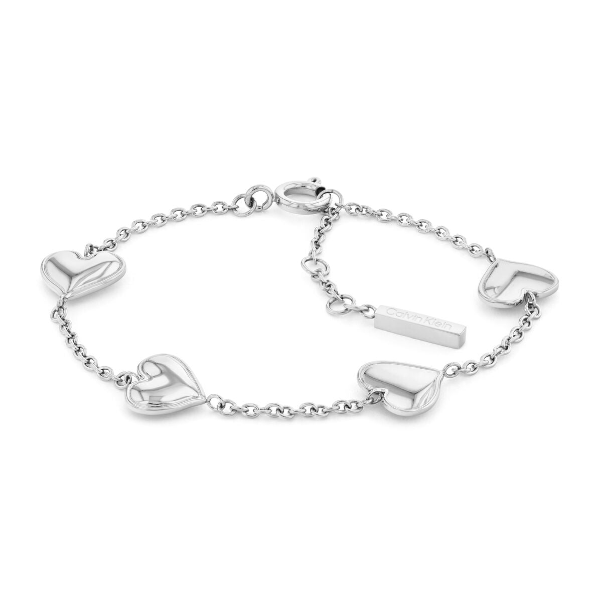 Zilveren Calvin Klein armband met hartvormige schakels en merklabel.