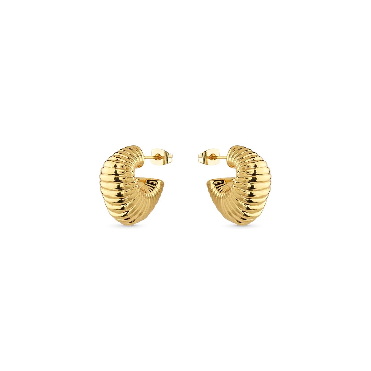 Gouden Guess oorbellen met elegant, tijdloos ontwerp en unieke ribbelstructuur.