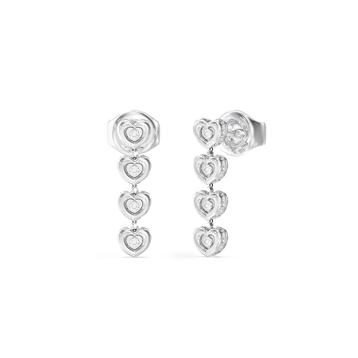 Zilverkleurige Guess oorbellen met een elegant hartontwerp en glinsterende details.