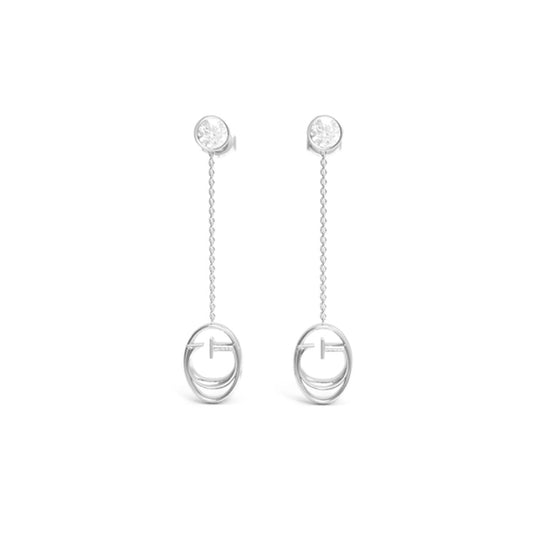 Trendy Guess oorbellen in zilver met een elegante hangende schakel.