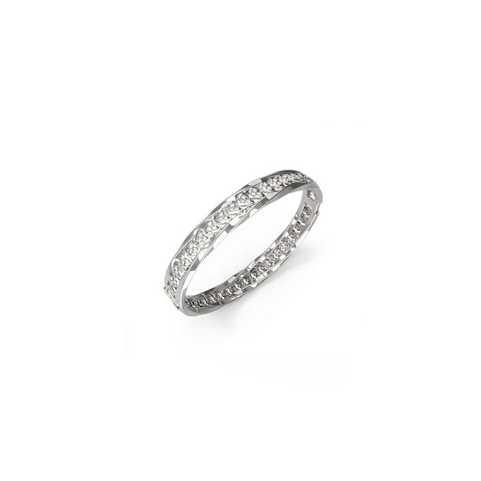 Zilverkleurige Guess ring met elegant ontwerp en sprankelende details.