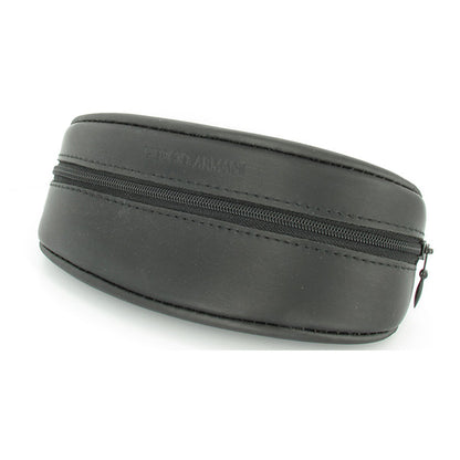 Zwarte leren etui van Armani met ritssluiting voor zonnebrillen.