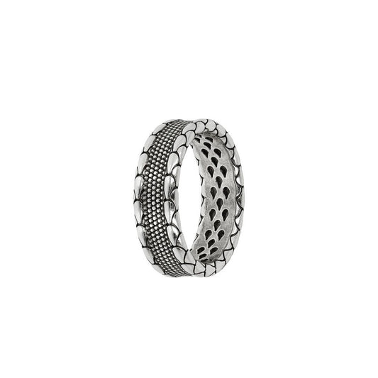 Zilveren ring van Albert M. met elegante details en een verfijnd ontwerp.