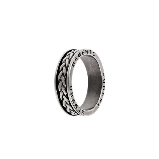 Zilverkleurige Albert M. ring met trendy ontwerp en gevlochten details.