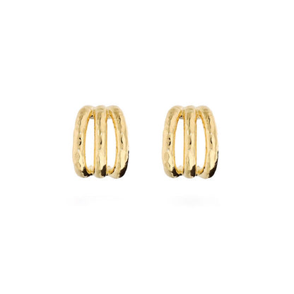 Elegante Etrusca gouden oorbellen met een verfijnd, golvend ontwerp.