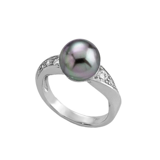 Zilveren ring van Majorica met een grote paarse parel en sprankelende details.