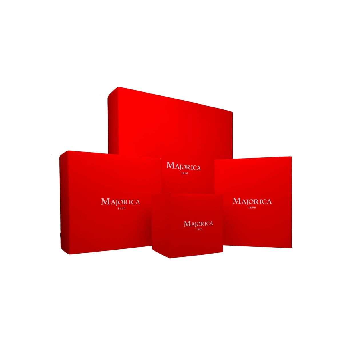 Rode geschenkdozen van Majorica in verschillende maten, perfect voor sieraden.