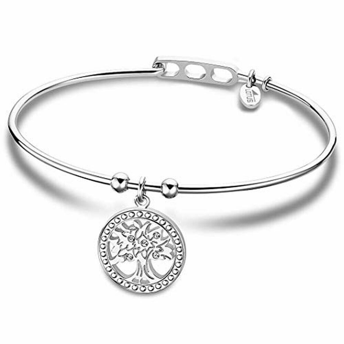 Detail van de Lotus armband met een elegante zilveren schijf en bloemmotief.