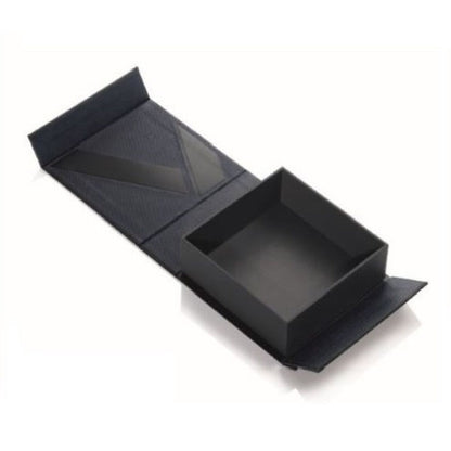 Zwart merkdoosje van Viceroy voor de elegante ketting, opengeklapt.