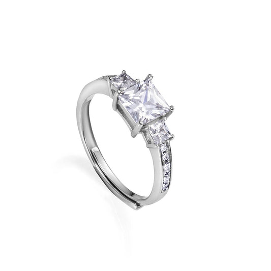 Viceroy ring voor dames in sterling zilver met elegante afwerking en sprankelende stenen.