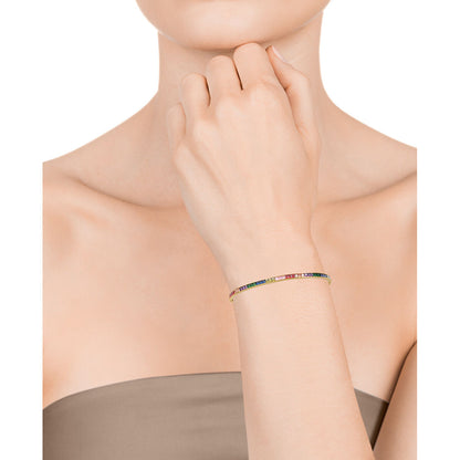 Dames Viceroy armband met kleurrijke stenen, gedragen om een pols.
