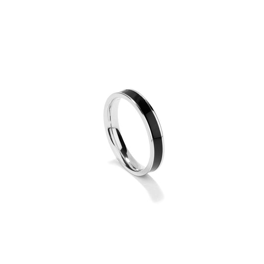 Zilverkleurige Radiant ring met zwarte accenten, elegant ontwerp in zijaanzicht.