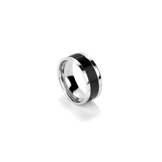 Zilverkleurige Radiant ring met zwarte accenten en subtiele details.