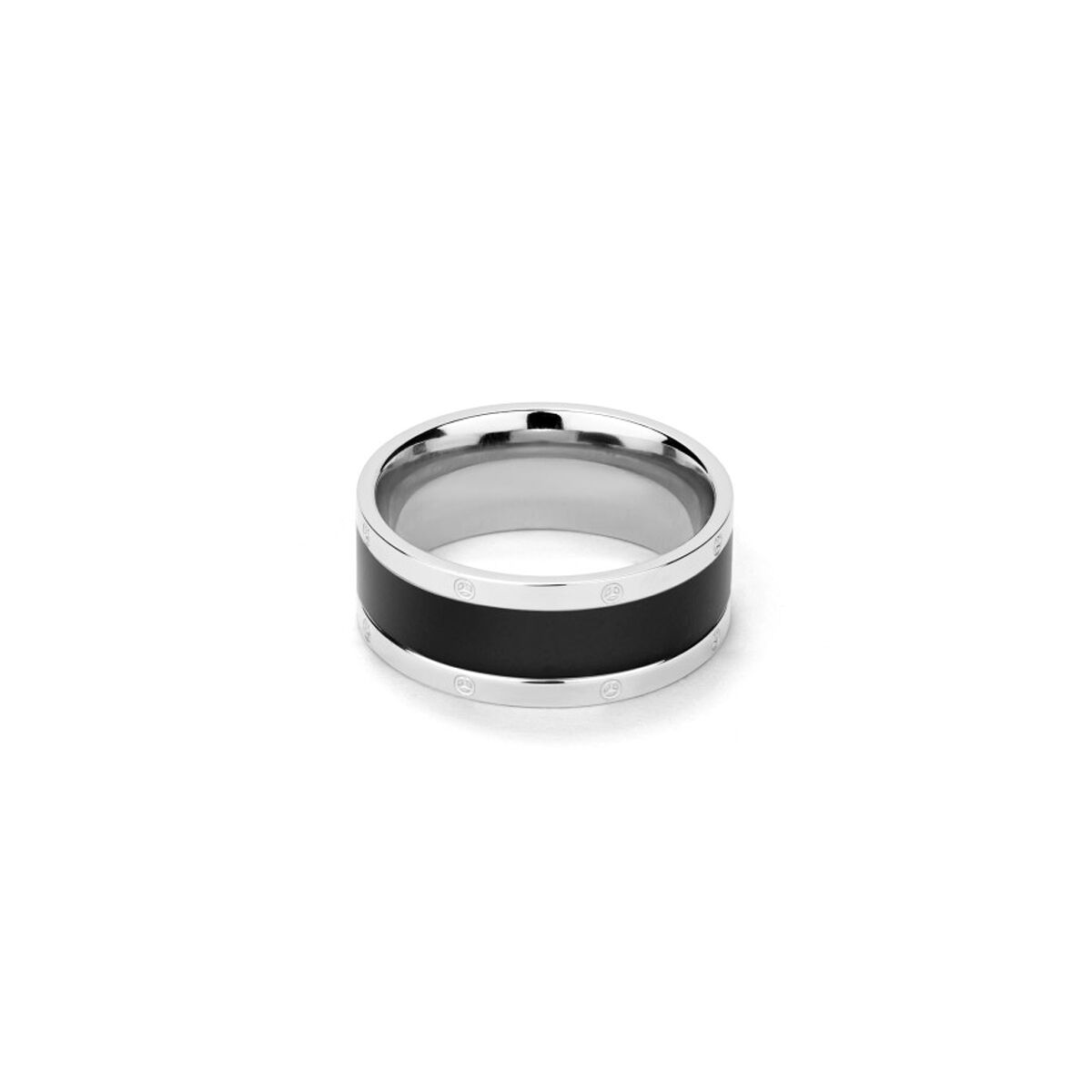Zilverkleurige Radiant ring met zwarte accenten, zijaanzicht en gladde afwerking.