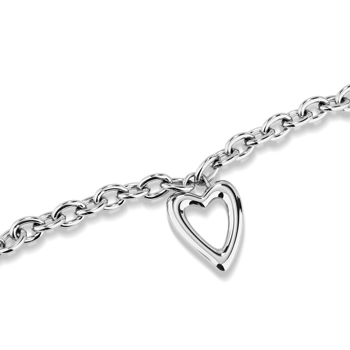 Close-up van de zilverkleurige Radiant armband met een hartvormige hanger.