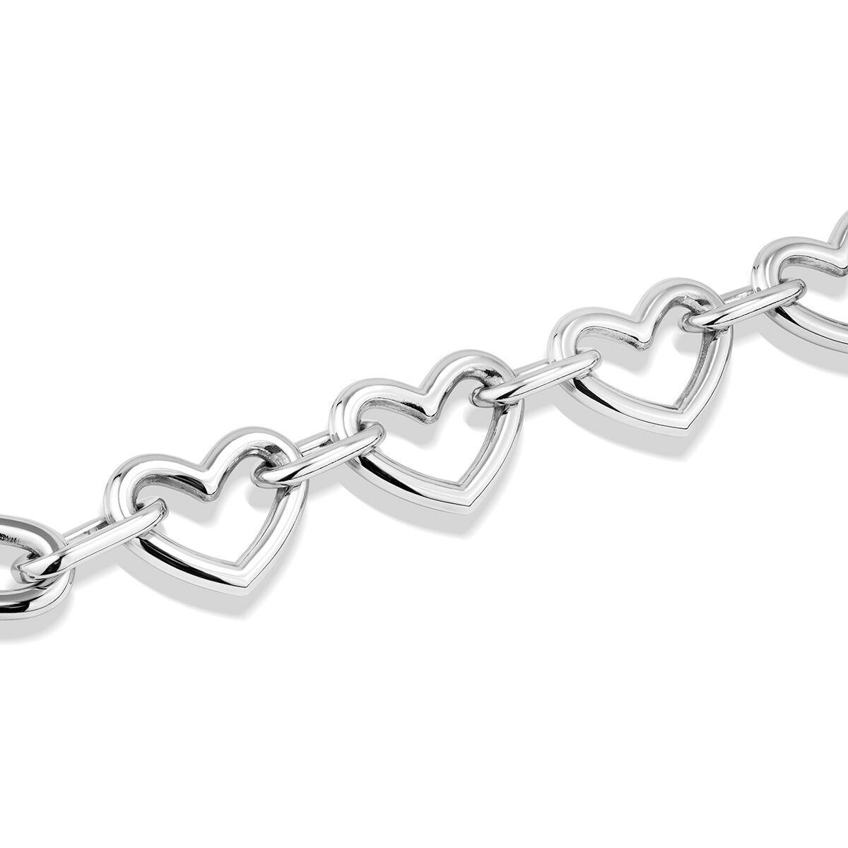 Detail van de zilverkleurige Radiant armband met hartvormige schakels.