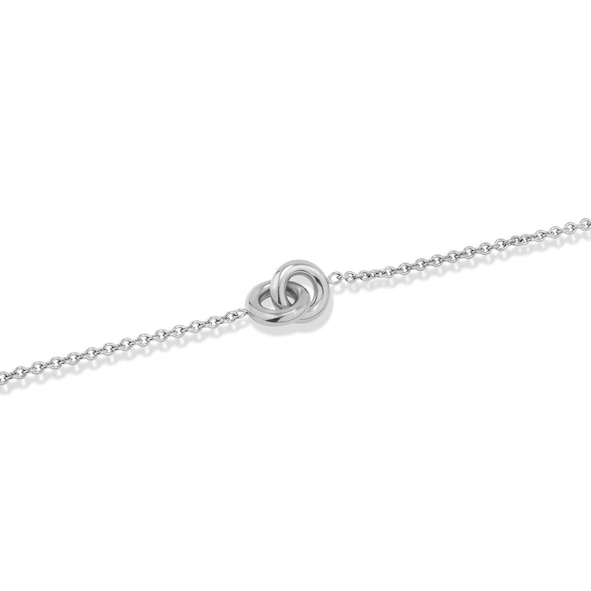 Detail van de zilverkleurige Radiant armband met een elegante knoopsluiting.