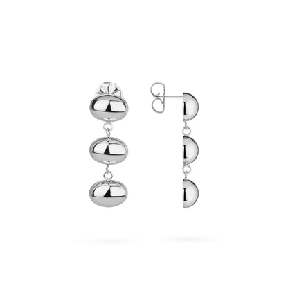 Zilverkleurige Radiant oorbellen met drie ronde schijven in elegant ontwerp.