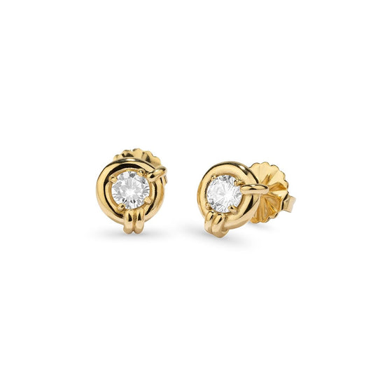 Gouden Radiant oorbellen met elegante afwerking en sprankelende stenen.