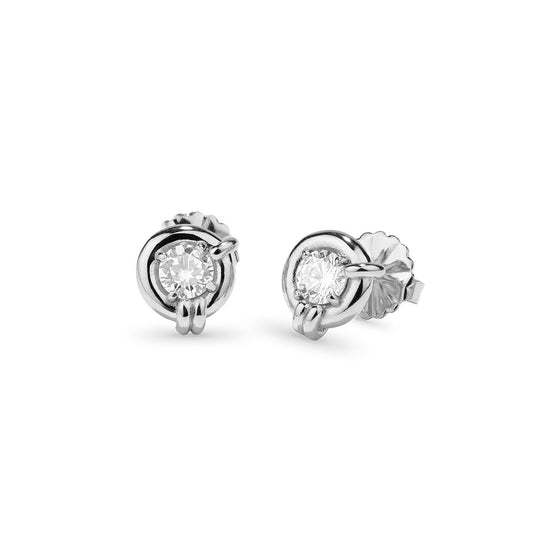 Zilverkleurige Radiant oorbellen met elegante ronde stenen, perfect voor elke gelegenheid.