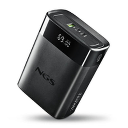 Zijaanzicht van de NGS TWIX30 powerbank in zwart met laaddisplay en USB-poorten.