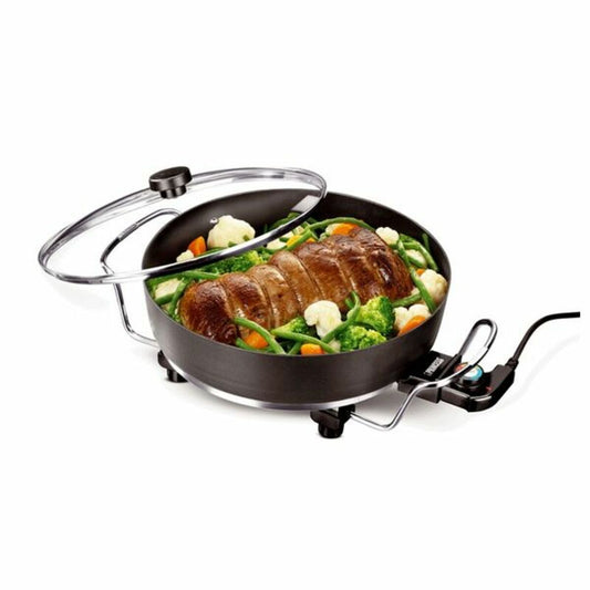 Princess Multifunctionele Kookpot van 6 liter met groenten en vlees, zijaanzicht met deksel.