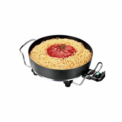 Detail van de Princess multifunctionele kookpot met spaghetti en tomatensaus.