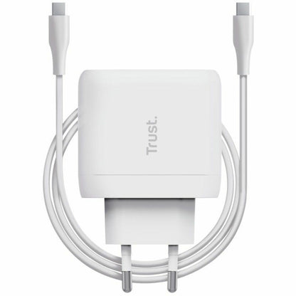 Zijaanzicht van de Trust 25139 oplader met USB-C kabel in wit.