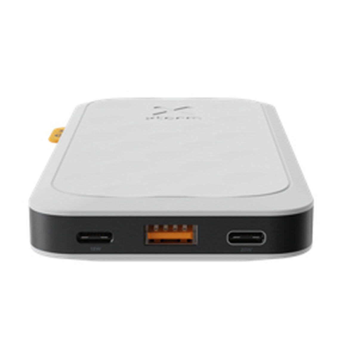 Close-up van de Xtorm Powerbank 10000 mAh met USB-C en Quick Charge poorten.