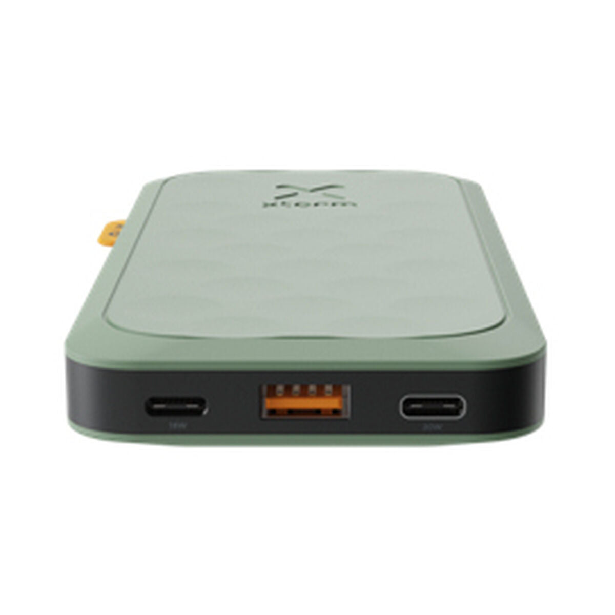 Detail van de Xtorm FS5103U batterij met USB-C en USB-A poorten.
