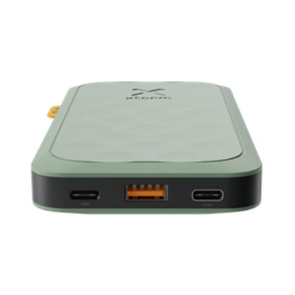 Detail van de Xtorm FS5103U batterij met USB-C en USB-A poorten.