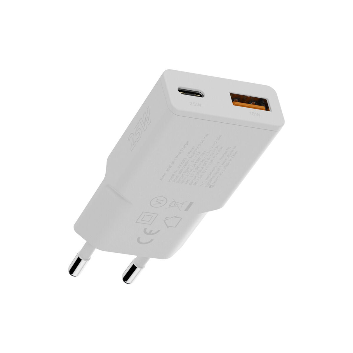 Detail van de Xtorm Powerbank XG2SL025 in wit, met USB-C en USB-A poorten.