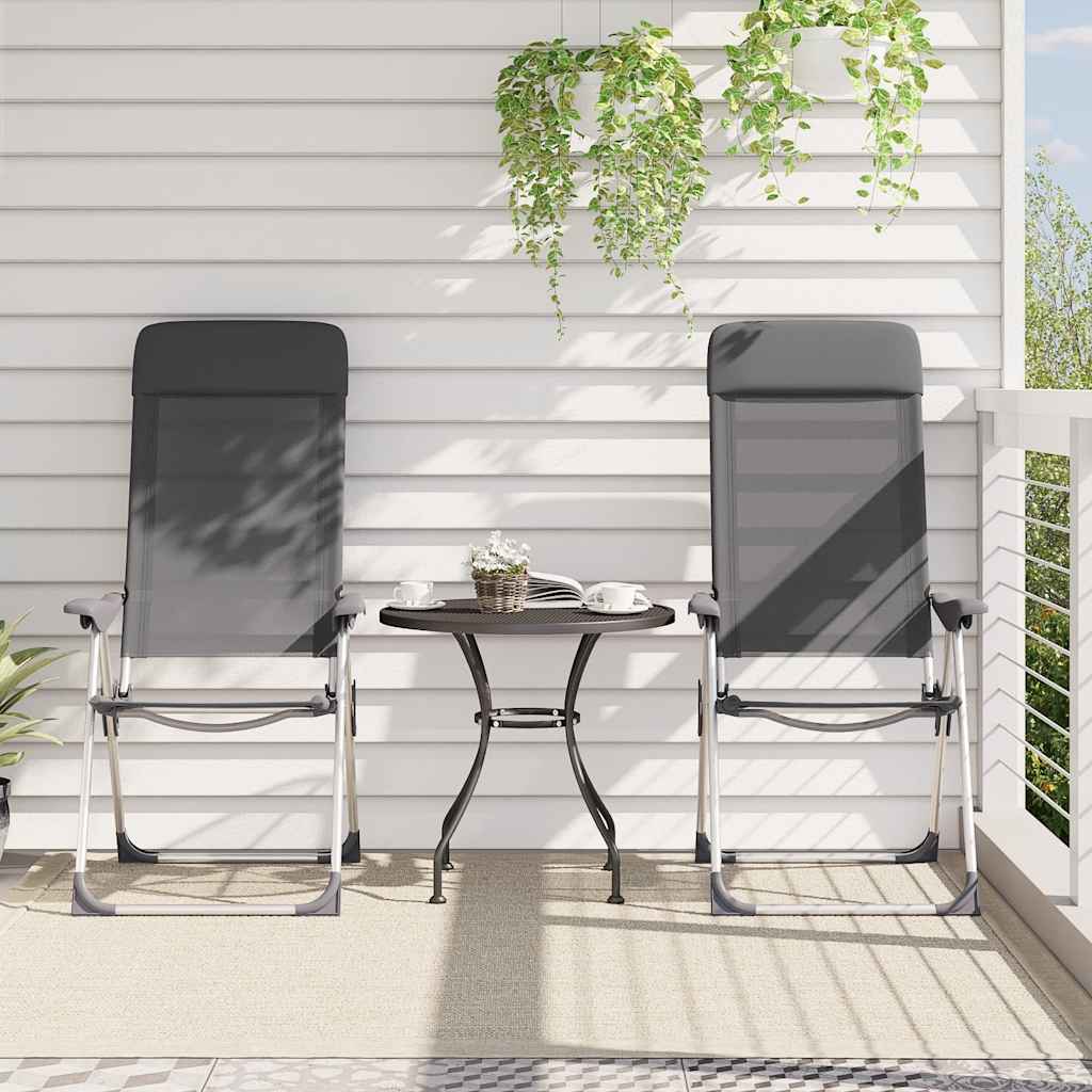 Detail van twee grijze vidaXL campingstoelen met verstelbare rugleuning op een balkon.