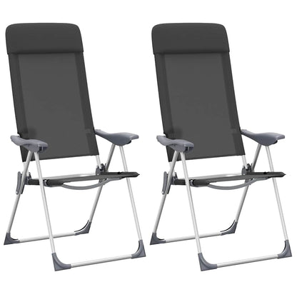 Detail van de inklapbare vidaXL campingstoel in zwart, zijaanzicht met verstelbare rugleuning.