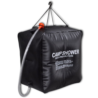Zwarte campingdouche van vidaXL met 40 liter capaciteit, hangend met aanvoerslang.