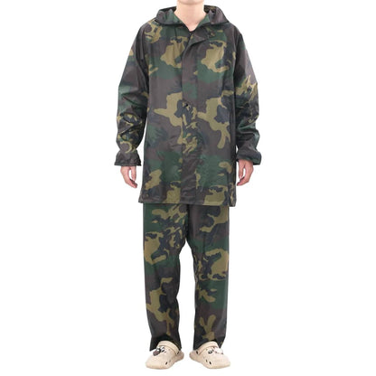 Camouflage regenpak voor heren van vidaXL, zijaanzicht met capuchon en elastische mouwen.
