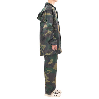 Zijaanzicht van het vidaXL 2-delige camouflage regenpak voor heren in maat XXL.