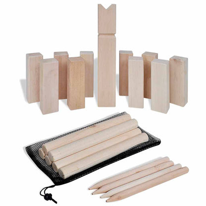 Detail van de houten Kubb spelset van vidaXL met blokken en stokken in een net.