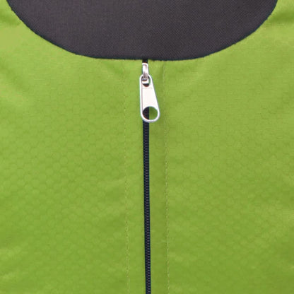 Detail van de groene rits van de vidaXL hiking rugzak met hexagonaal patroon.