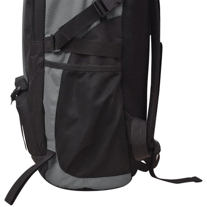 Detail van de zijzak en schouderband van de vidaXL 40 L hikingrugzak in zwart en grijs.
